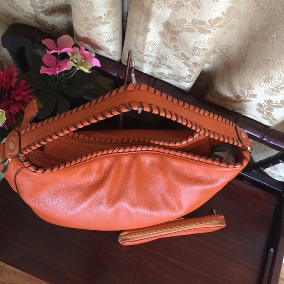 MICHEAL KORS leather shoulder bag & wallet GUC - Picture 4 of 8